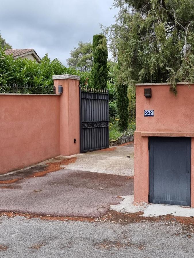 Mas D'Azur Bed and Breakfast Roquefort-les-Pins Exteriör bild