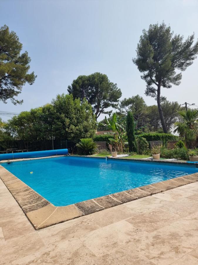 Mas D'Azur Bed and Breakfast Roquefort-les-Pins Exteriör bild